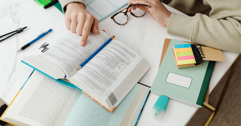 コピーライターに資格は不要？役に立つ資格と必要なスキルについて